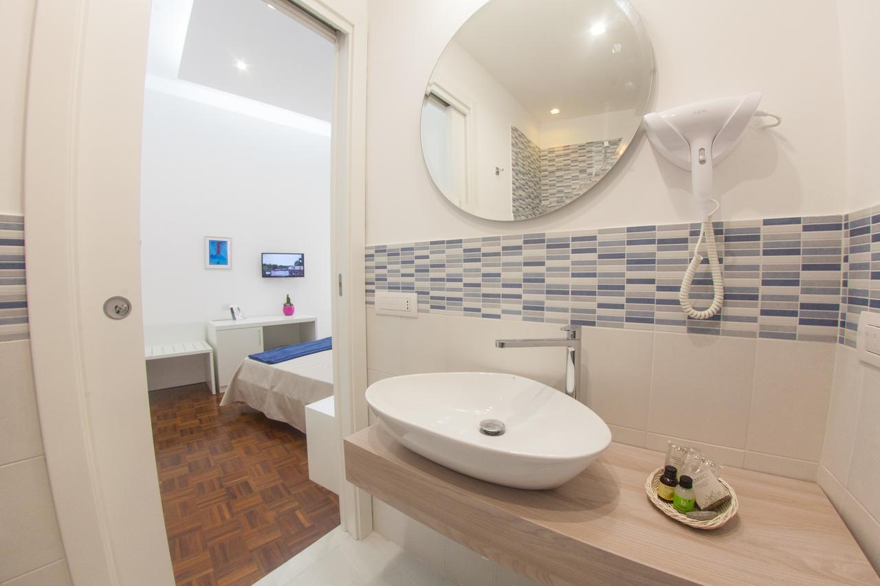 319 Al Duomo Bed & Breakfast เนเปิลส์ ภายนอก รูปภาพ