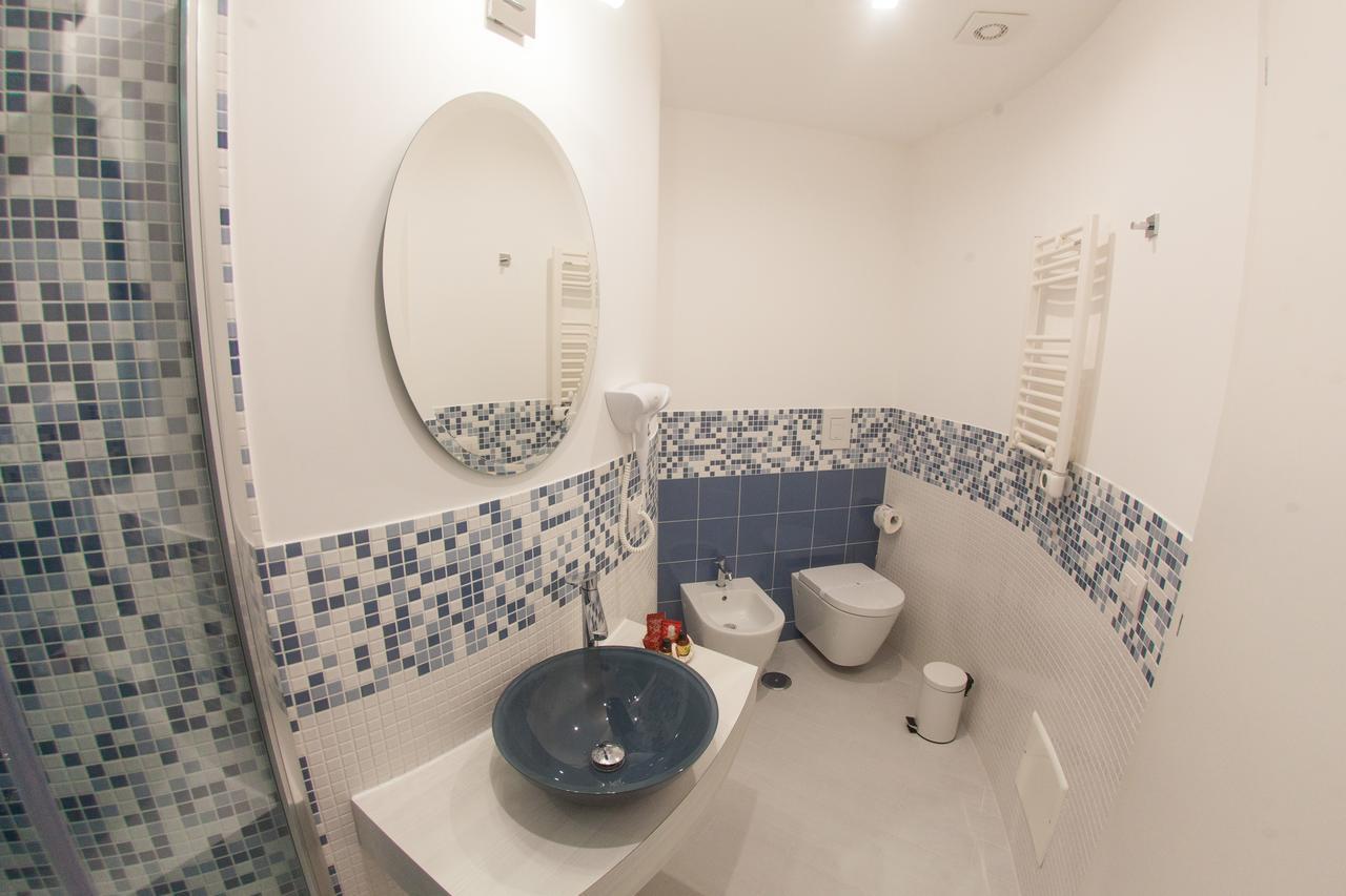 319 Al Duomo Bed & Breakfast เนเปิลส์ ภายนอก รูปภาพ