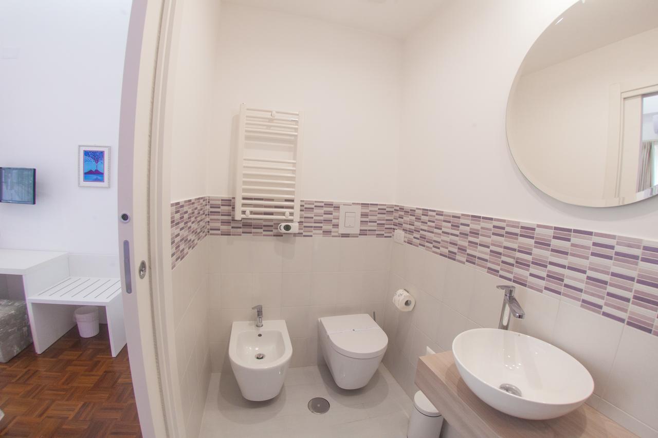 319 Al Duomo Bed & Breakfast เนเปิลส์ ภายนอก รูปภาพ