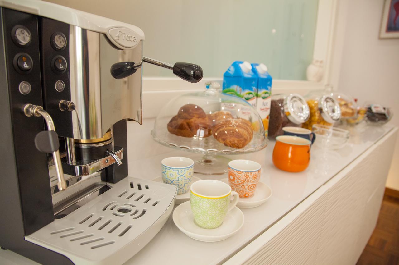 319 Al Duomo Bed & Breakfast เนเปิลส์ ภายนอก รูปภาพ